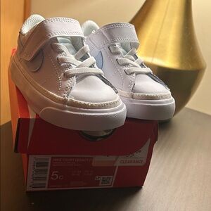 New Nike Toddler White and Blue Sneakers Size 5